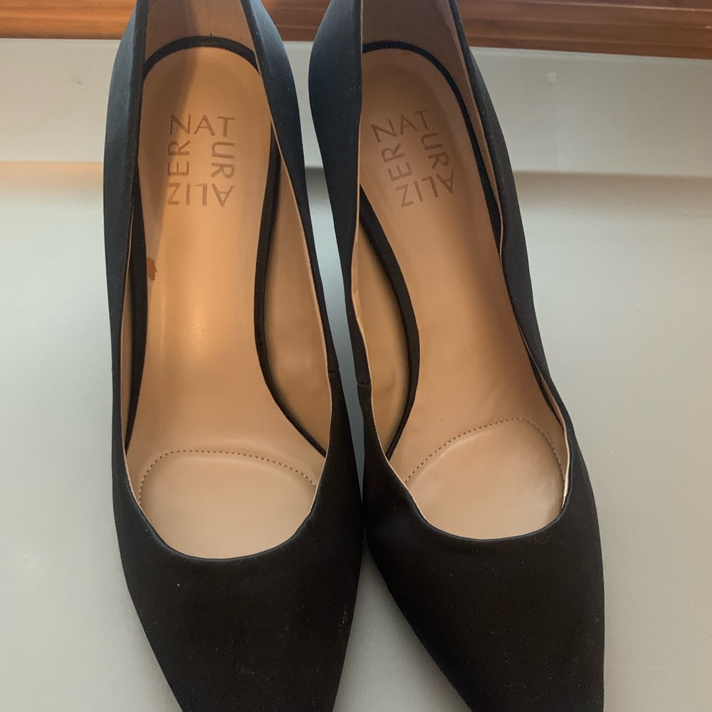 Black Women's Pumps